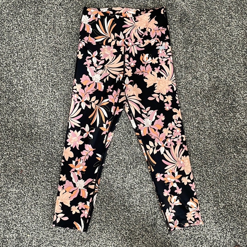 Running Bare Capri Leggings. Floral Print. Like new condition.
